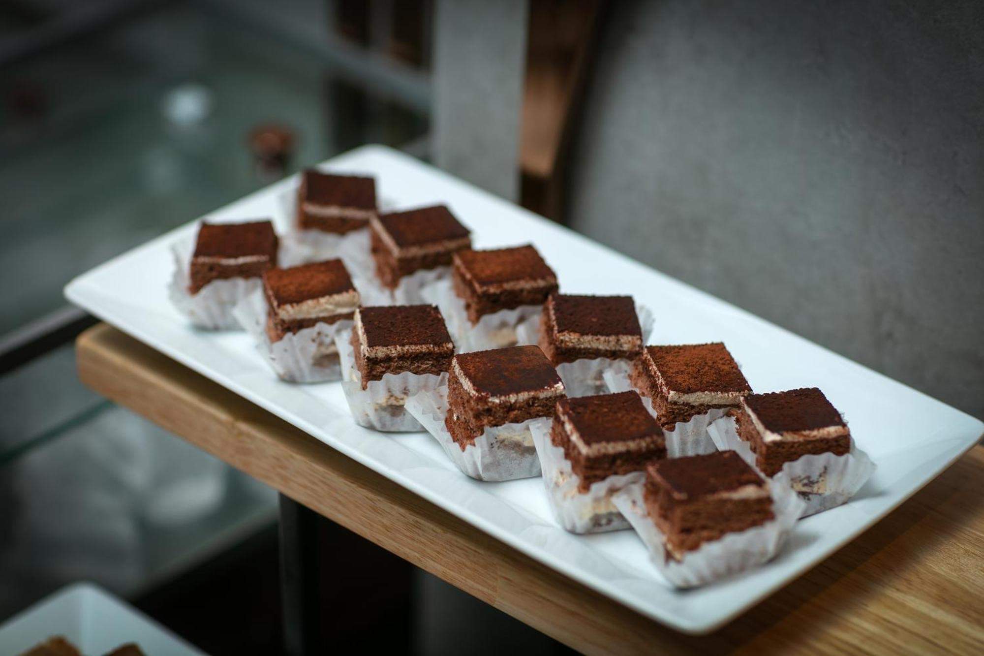May De Ville Crown Hotel Hanoi Eksteriør billede Tiramisu