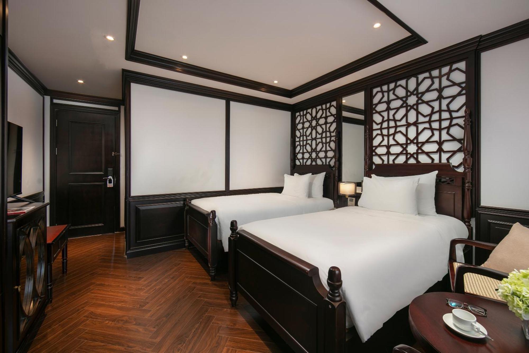 May De Ville Crown Hotel Hanoi Eksteriør billede Deluxe twin room