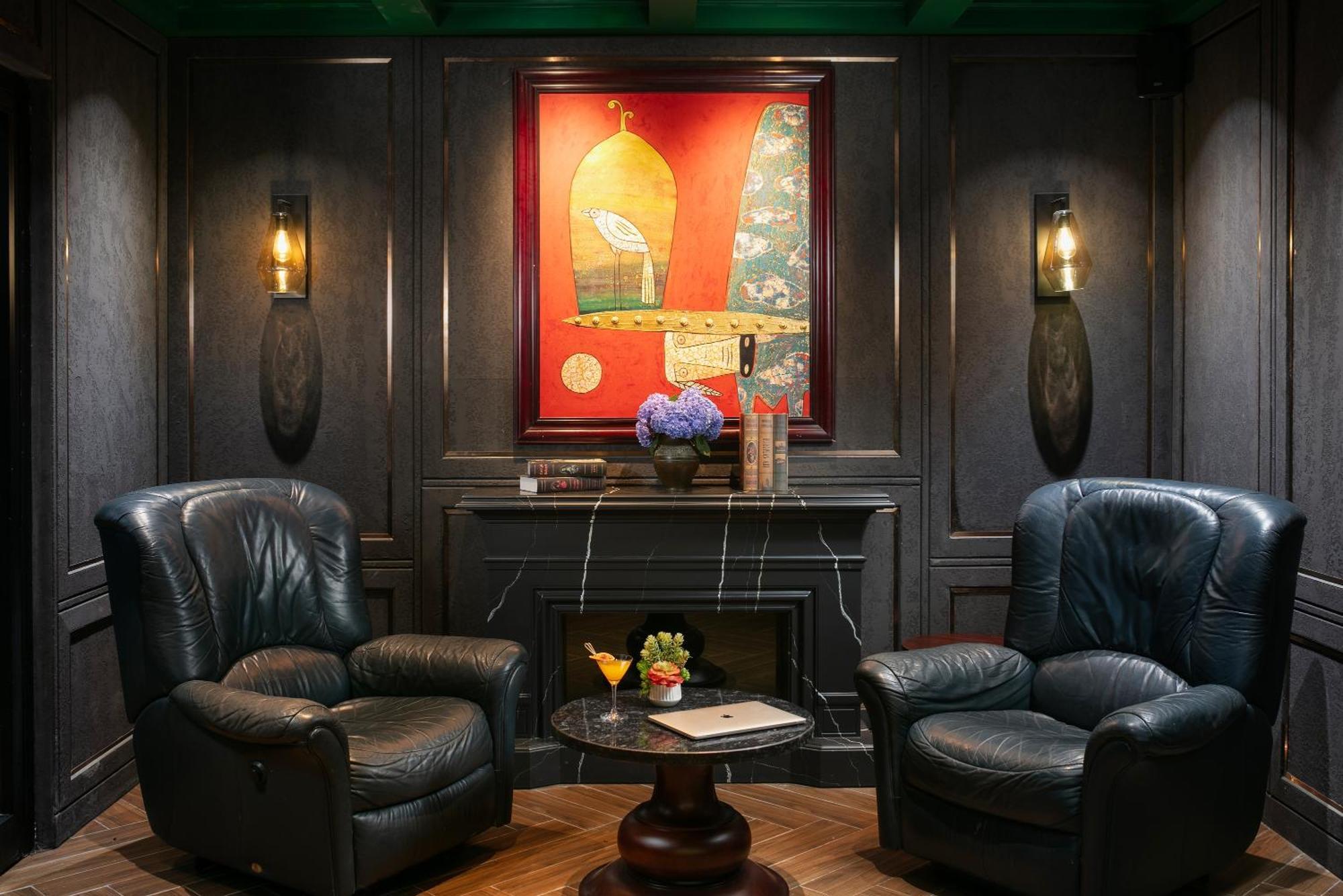 May De Ville Crown Hotel Hanoi Eksteriør billede The Green Room
